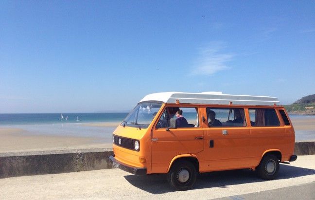 Combi Volkswagen : le mythique van est de retour en version électrique - WE  DEMAIN